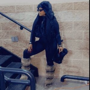 ❌SOLD❌Hooded Black Faux Fur Vest